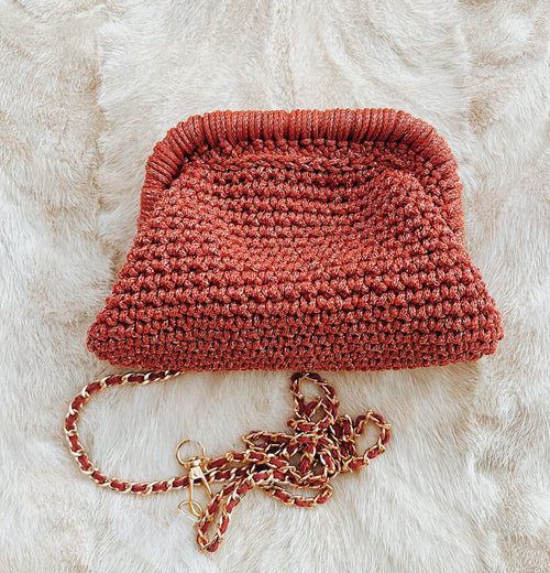 Clutch Carmina dorado